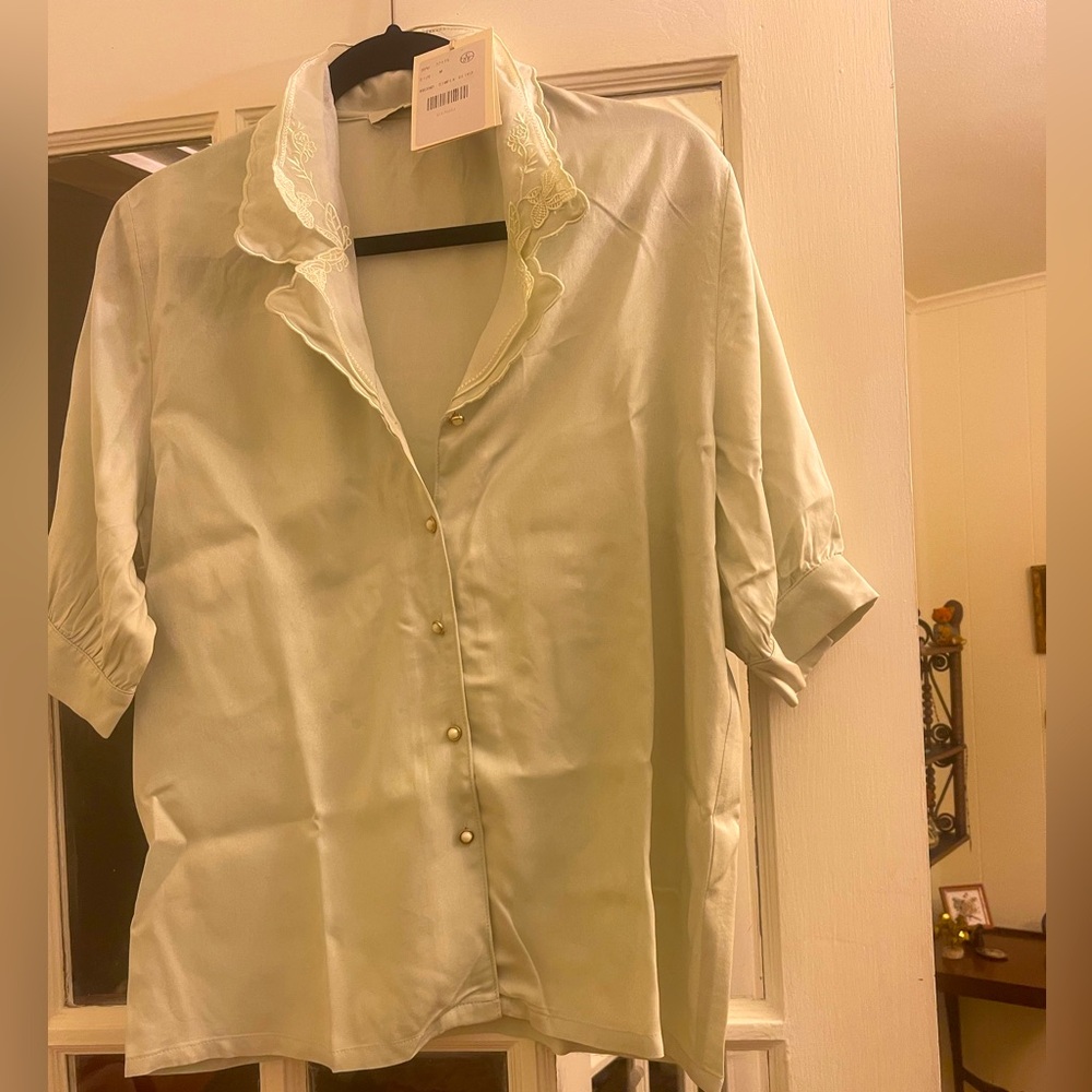 Simply Retro brand noise NWT lace collar feminine